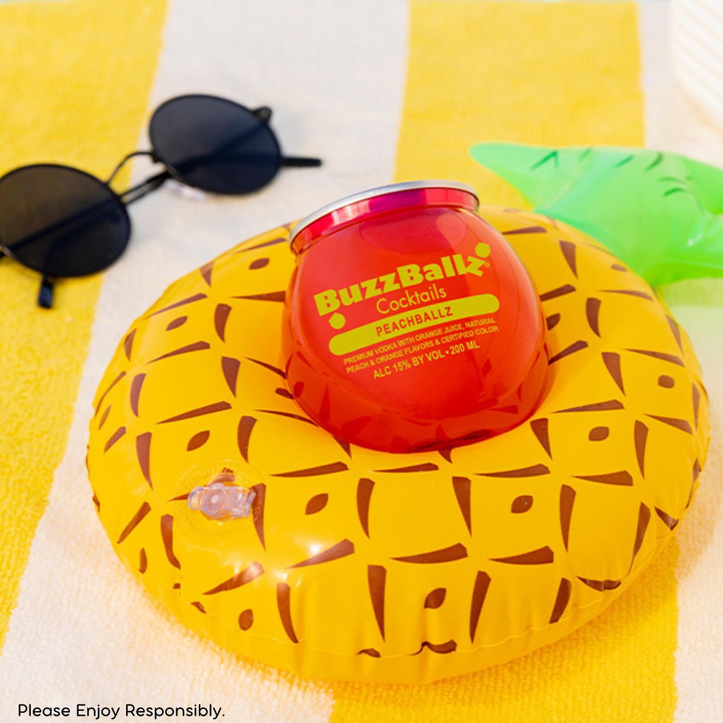 T-minus 30 more days until summer ends  Luckily, there’s still time to cram in some summer mems with good friends and BuzzBallz.